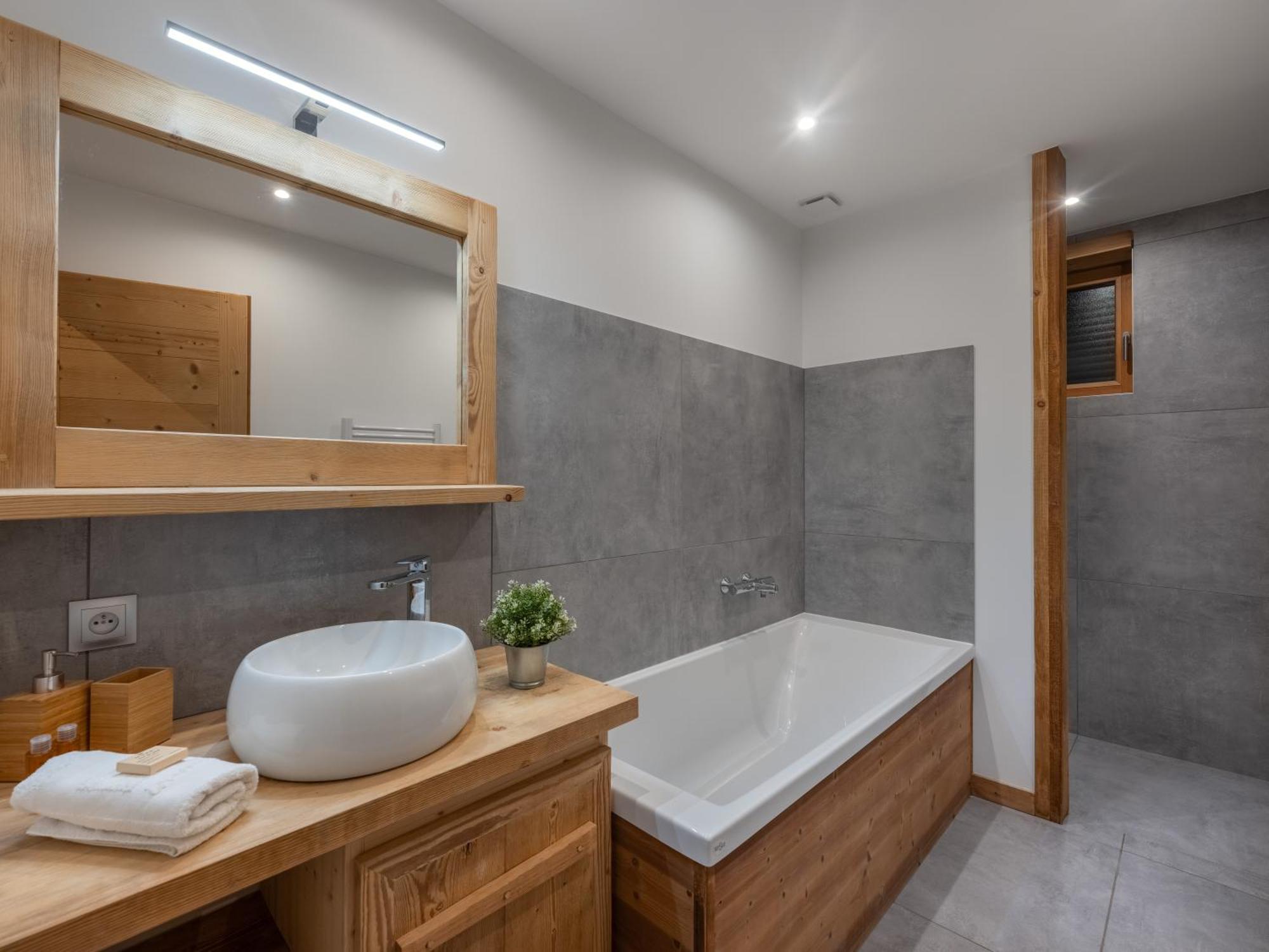 Chalet 1100 - Bo Immobilier Chatel - A Mi-Chemin Du Centre Et Du Linga - Jacuzzi Sauna Et Cheminee Exterior photo